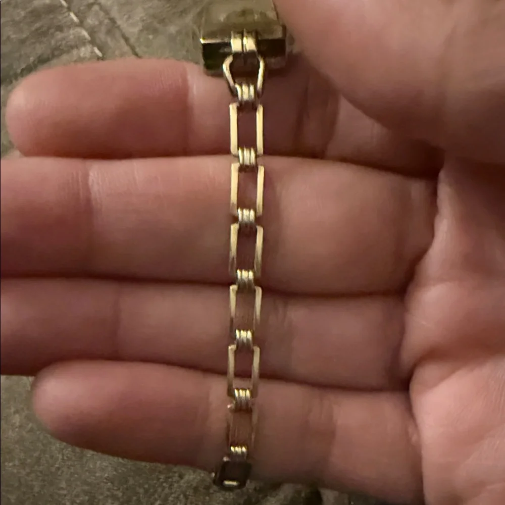 Gold-Tone Women’s Vintage 1920s Bracelet Watch - Elegant Gold Design - Picture 6 of 8